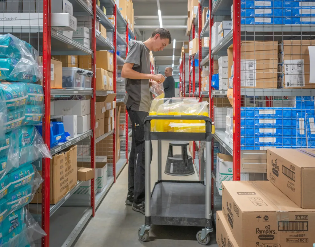 jeune en formation en logistique